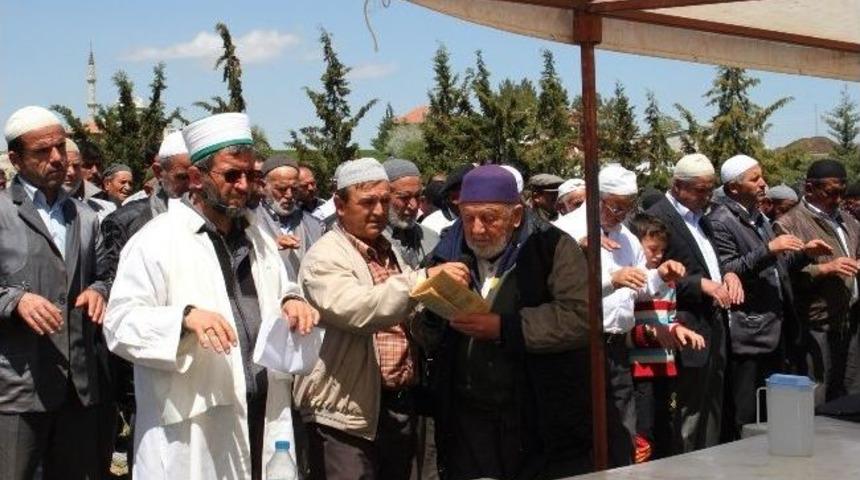 -k&uuml;&ccedil;&uuml;kk&ouml;y Halkı Yağmur Duasında