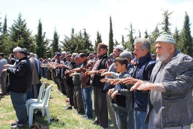 -küçükköy Halkı Yağmur Duasında