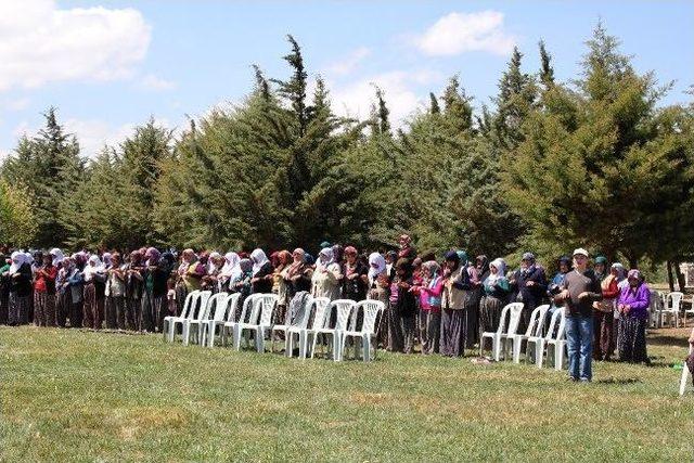 -küçükköy Halkı Yağmur Duasında