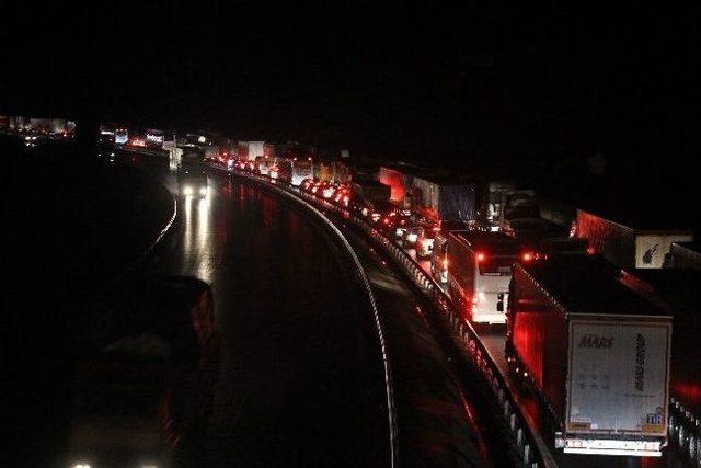 Tem Otoyolu Kocaeli Mevkii 81 G&uuml;n Trafiğe Kapalı 1