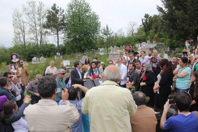 Fikri S&ouml;nmez Mezarı Başında Anıldı 1