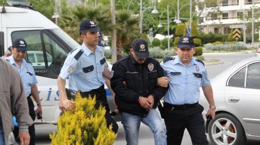 Kız Arkadaşını &Ouml;ld&uuml;ren Zanlı Adliyeye Sevk Dildi