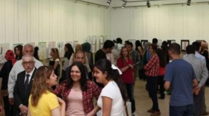 Geleceğin Tasarımcıları El Emeklerini Sergiledi