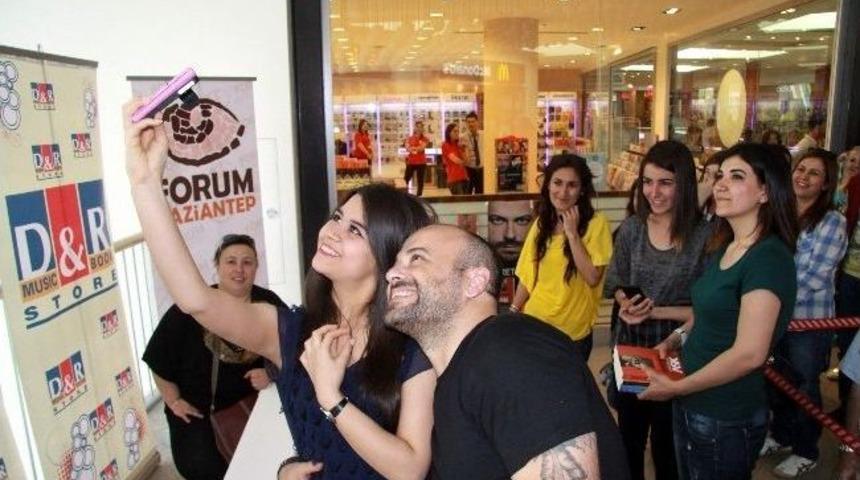 Yazar Aret Vartanya D&r Form Gaziantep&rsquo;te Hayranları İle Buluştu