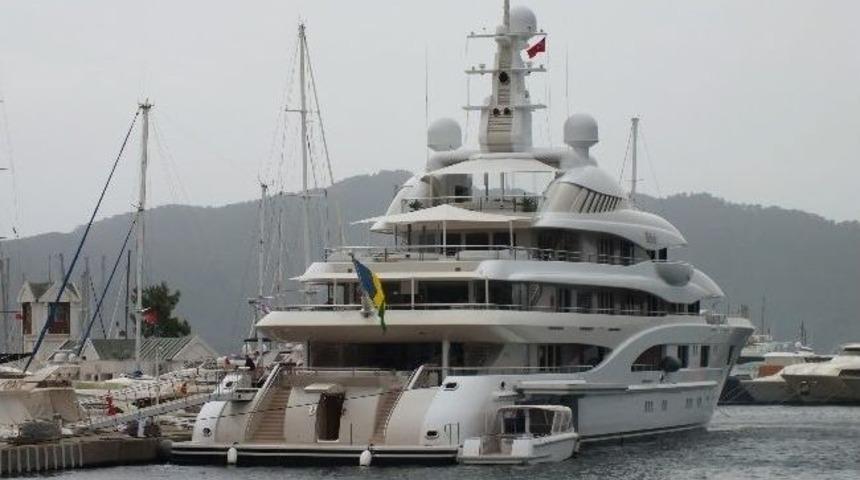 Tavuk Kralı Ukraynalı Yuriy Kosiuk&rsquo;un L&uuml;ks Yatı Marmaris&rsquo;te