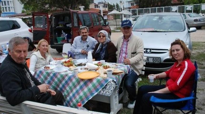 Didim&rsquo;de Mhp&rsquo;liler Piknikte Biraraya Geldi