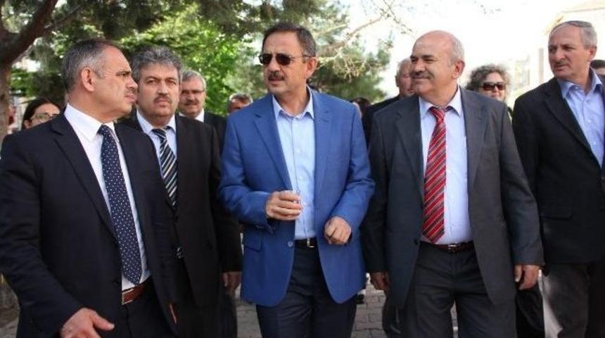 B&uuml;y&uuml;kşehir Belediye Başkanı Mehmet &Ouml;zhaseki Yahyalı İl&ccedil;esini Ziyaret Etti