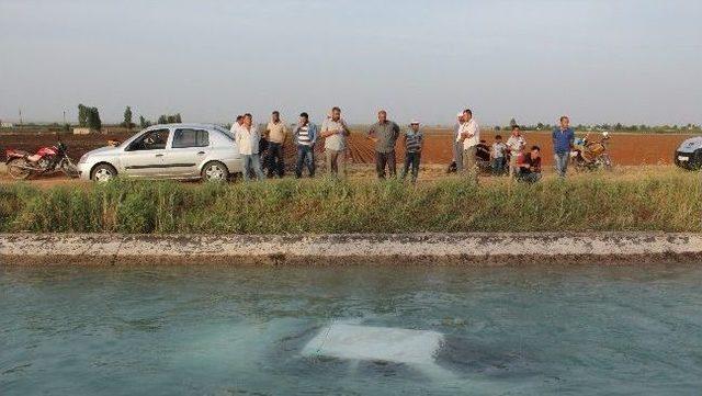 Kontrolden Çıkan Araç, Sulama Kanalına Uçtu