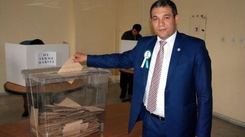 K&uuml;tahya Esnaf Odaları Birliğine İbrahim Yiğit Yeniden Se&ccedil;ildi