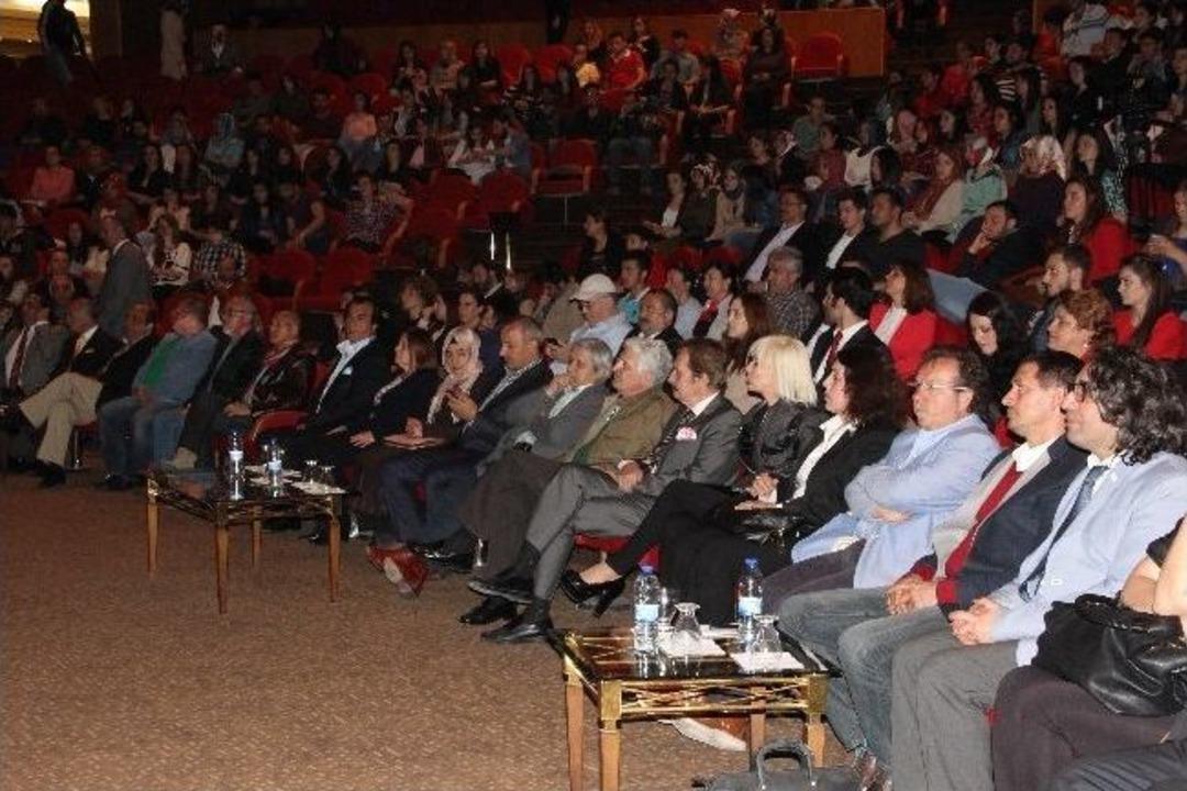 Dadaş Film Festivali&rsquo;nde Eyvah Eyvah 3 Filmi 4 Dalda &Ouml;d&uuml;l Aldı