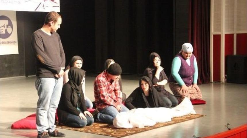 "ger&ccedil;ekler Acıdır" Adlı Oyun B&uuml;y&uuml;k Beğeni Topladı