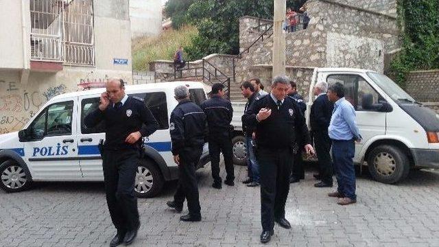 Adab-ı Muaşerete Aykırı Hareket Eden Şahıs Polis Gelince Ağladı