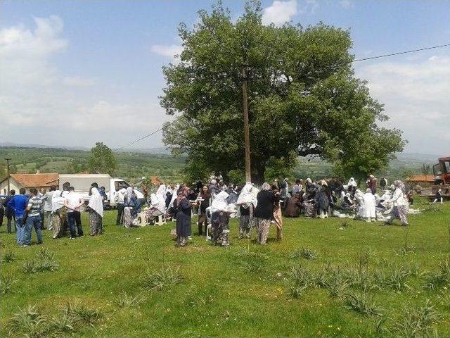 Tepeköy Köyünde Hayır Yemeği Düzenlendi 2