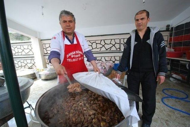 Küçükali Camii Törenle İbadete Açıldı