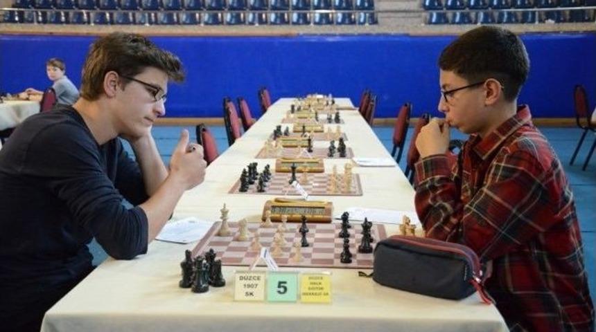 Kul&uuml;pler Arası Satran&ccedil; Ligi Başladı