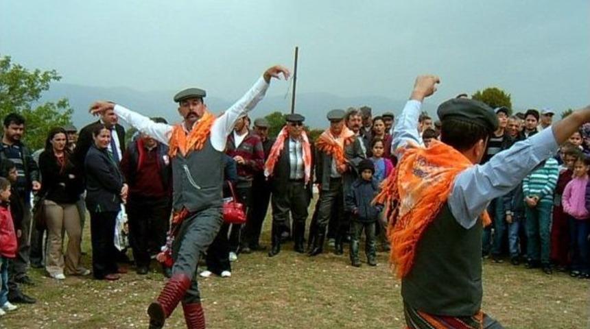 Aydın T&uuml;rk Ocağı, Y&ouml;r&uuml;k Şenliğinde Eskileri Hatırlattı
