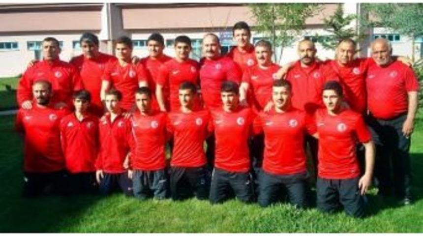 Yıldız G&uuml;reş&ccedil;iler Avrupa Şampiyonası'na Hazır