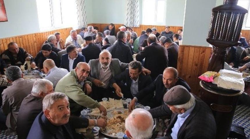 Başkan Duruay, Halla&ccedil;lı&rsquo;da Yağmur Duasına Katıldı