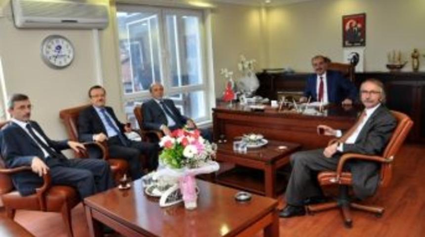 Rekt&ouml;r Dilek&rsquo;ten Mudanya Belediyesi&rsquo;ne Ziyaret
