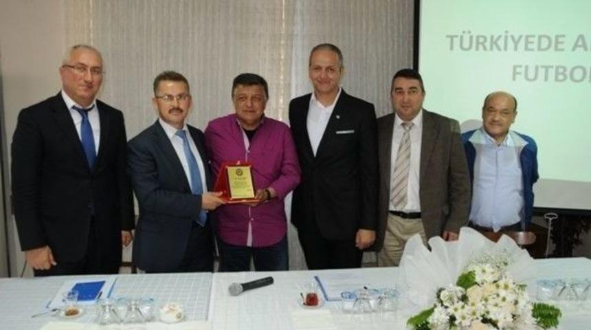 Yılmaz Vural 't&uuml;rkiye'de Amat&ouml;r Futbol' Paneline Katıldı