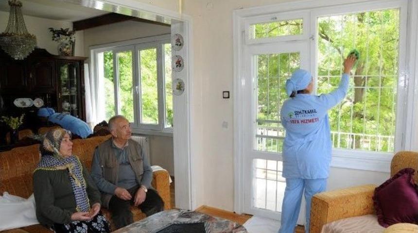 Şehitkamil Belediyekinin Vefa Ekipleri İş Başında