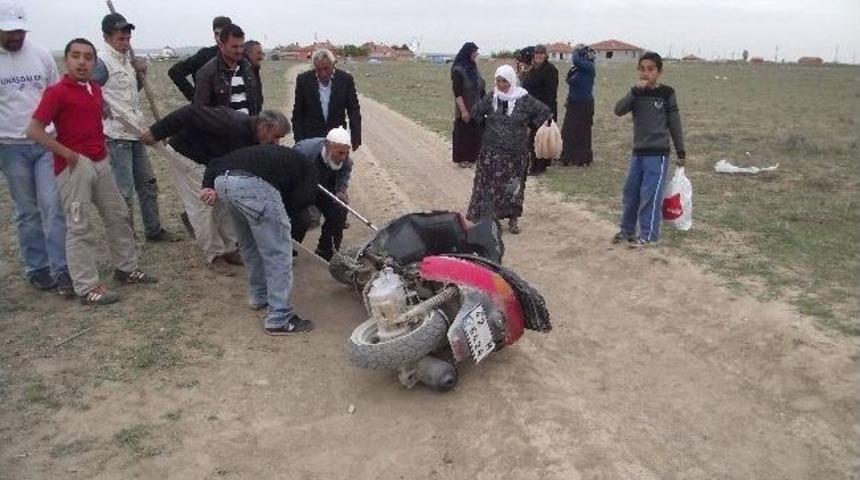 Bindiği Motosiklette Elini Yılan Isırdı