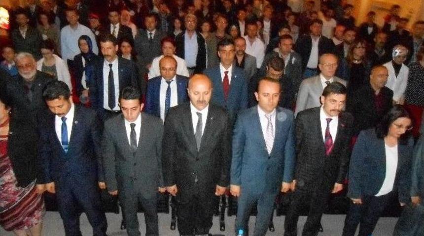 &Uuml;lk&uuml;c&uuml; Şehitleri Anma Gecesinde Duygu Seli Yaşandı