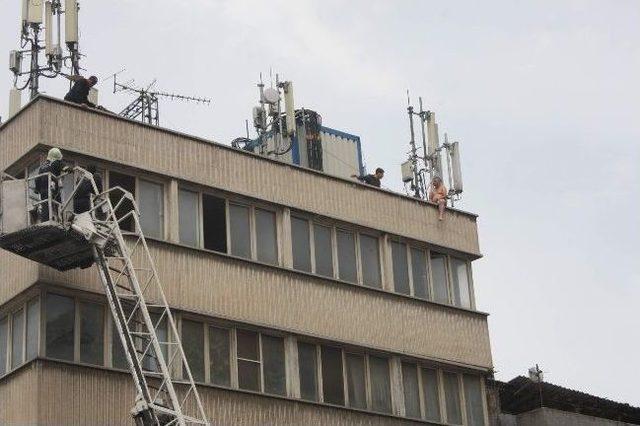 Gaziantep te &Ccedil;ıplak İntihar Girişimi 1