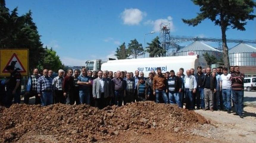 Kapalı Yol Kamyoncuları İsyan Ettirdi