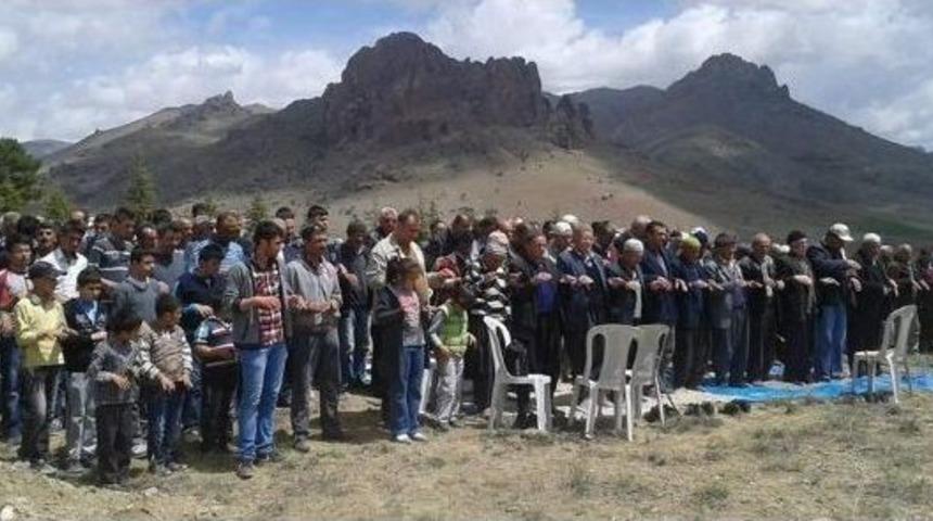 Hasangazi Ve İlhan K&ouml;yleri Yağmur Duasına &Ccedil;ıktı