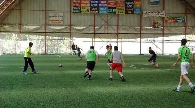 Y&uuml;ksekova da Kurumlar Arası Futbol Turnuvası 2