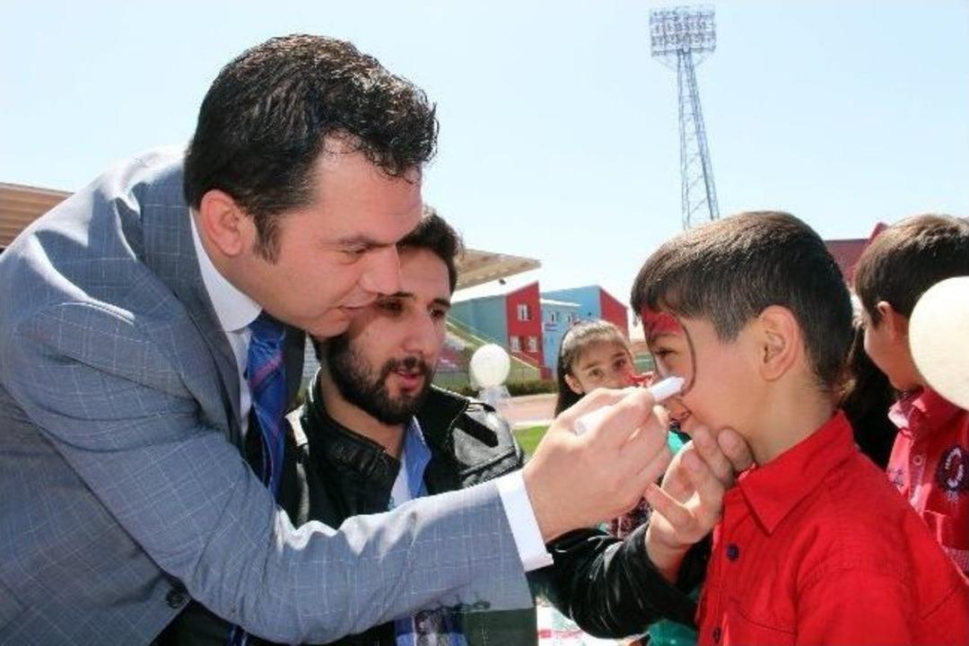 Ağrı&rsquo;da &Ccedil;ocuk Şenliği