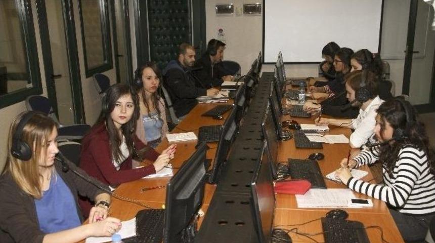 İzmir Ekonomililer &Ccedil;eviride De &Ouml;nc&uuml;