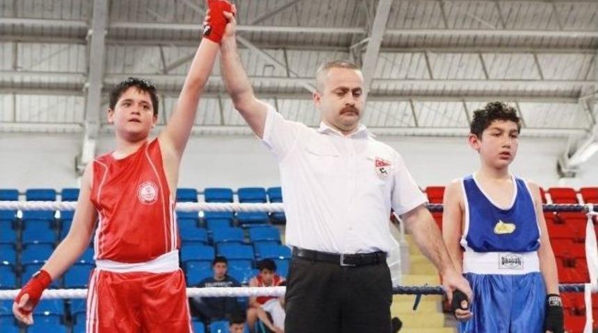 Merhum Boks&ouml;rler, Ringde Anıldı