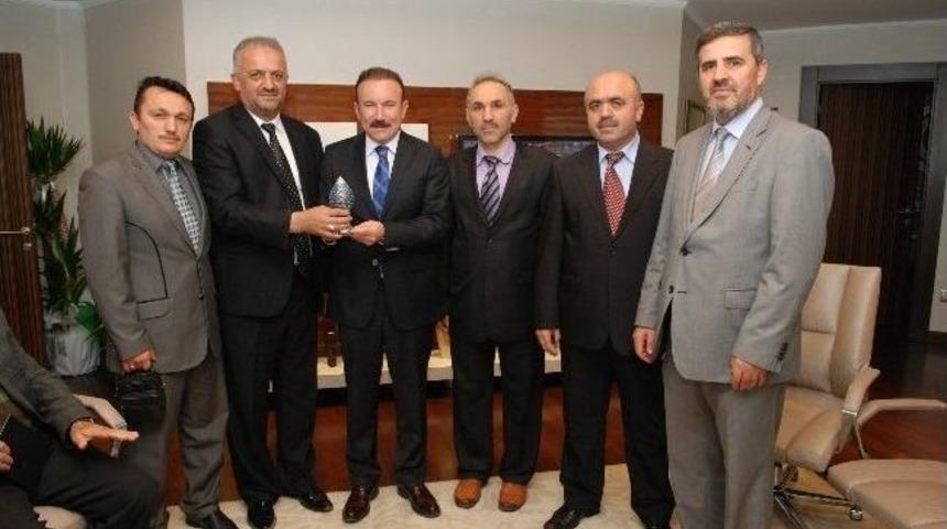 İzmit Belediye Başkanı Nevzat Doğan&rsquo;a Ziyaretler Bitmiyor