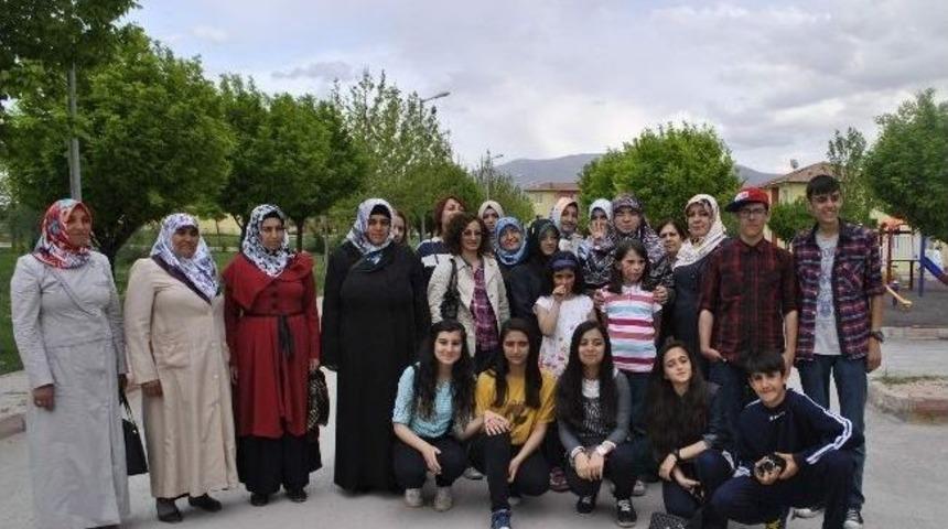 Sevgi Evleri &Ccedil;ocuklarına Ziyaret