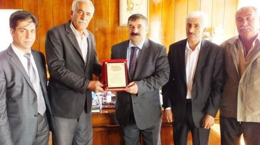 Sarı&ccedil;oban K&ouml;y&uuml; Derneği&rsquo;nden Bilginoğlu&rsquo;na Ziyaret