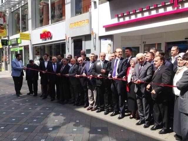 B&uuml;y&uuml;kkılı&ccedil;, Avrupalı T&uuml;rk Demokratlar Birliğince Teşekk&uuml;r Plaketi İle &Ouml;d&uuml;llendirildi 1