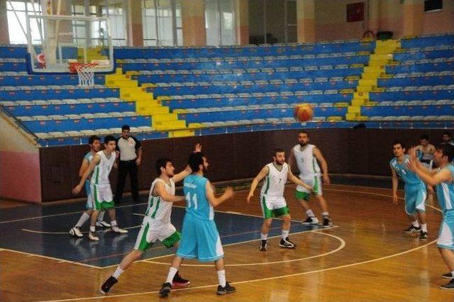 Et&uuml;&rsquo;de &ldquo;bahar Şenlikleri Spor Turnuvası&rdquo; Heyecanı 1