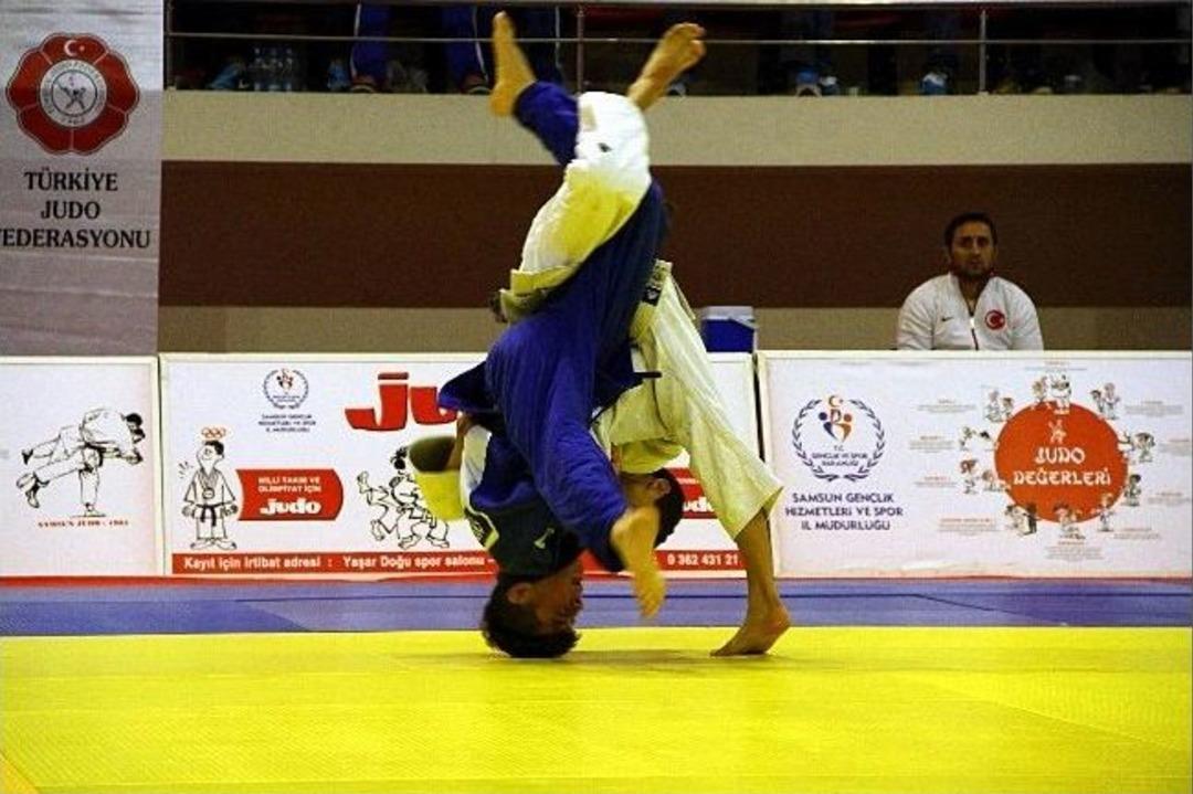 Judo&rsquo;da Gen&ccedil;ler Yarışıyor