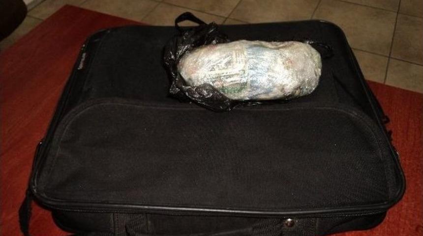 &Ccedil;antadan Bilgisayar Yerine Esrar &Ccedil;ıktı