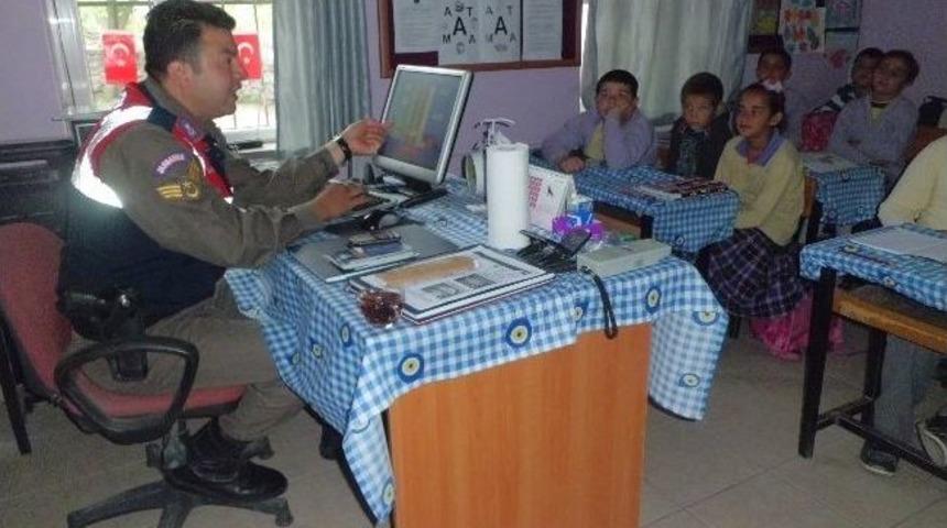 Jandarmadan &Ouml;ğrencilere Trafik Eğitimi
