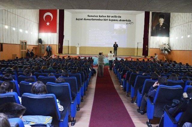 Öğrencilere Uyuşturucu Ve Bağımlılık Yapan Maddeler Anlatıldı