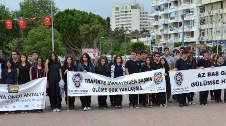 Antalya'da Trafik Haftası Kutlandı