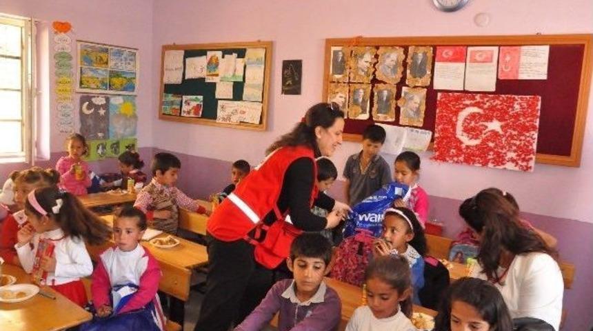Kızılay&rsquo;dan &Ouml;ğrencilere Yardım