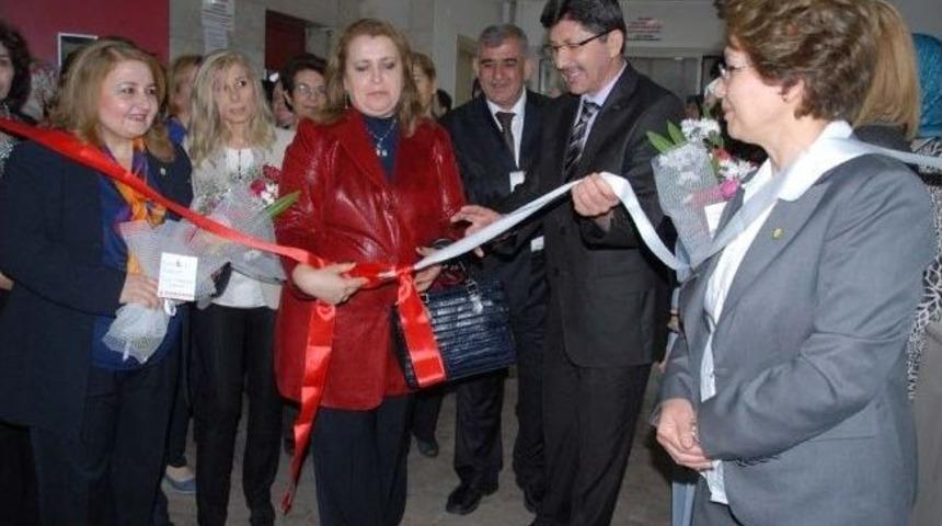 Afyonkarahisar&rsquo;da Anneler G&uuml;n&uuml;&rsquo;ne &Ouml;zel El İşi Sergisi