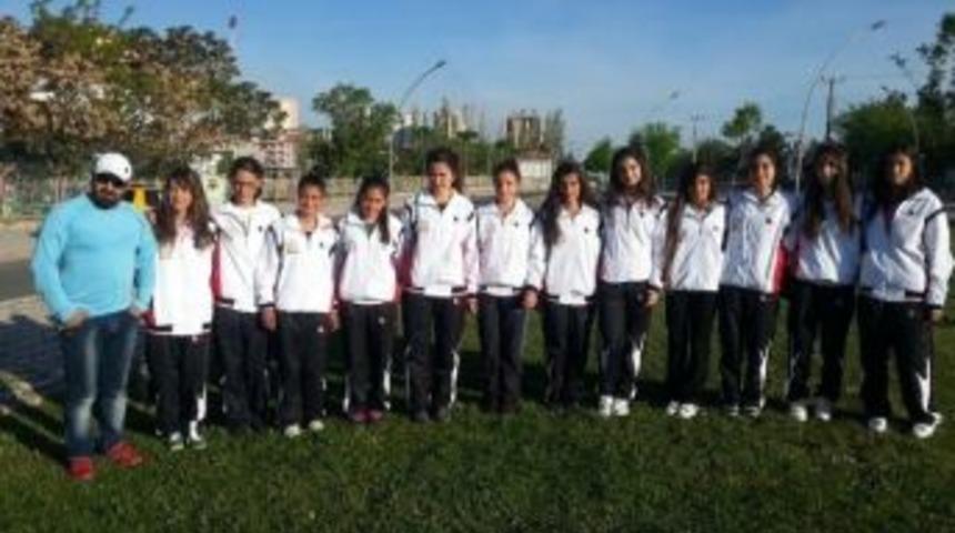 Yeşiltepe Anadolu Lisesi Hokey&rsquo;de Dolu Dizgin