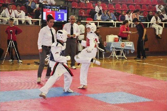 Final Heyecanı S&uuml;r&uuml;yor 2