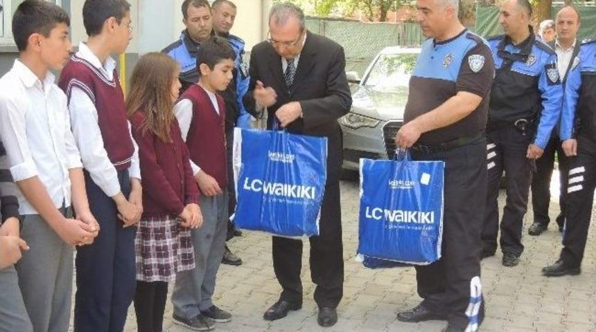 Emniyet M&uuml;d&uuml;rl&uuml;ğ&uuml;'nden &Ouml;ğrencilere Anlamlı Yardım