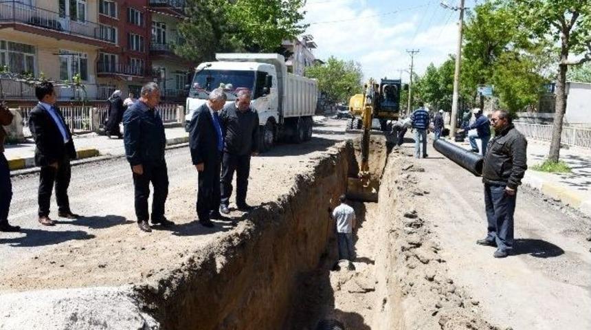 Isparta'nın Tamamı &Uuml;&ccedil; Yılda Asfaltlanacak
